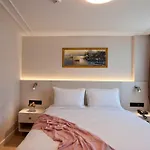 Xloft فندق