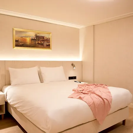 فندق Xloft 3*