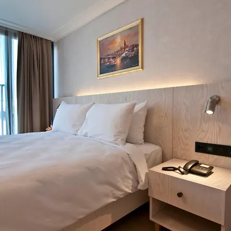 Xloft فندق 3*