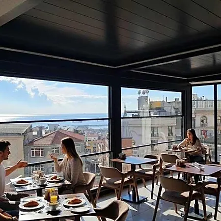 Xloft Hotel 3*